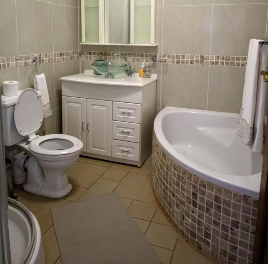 Mountain Rose Guesthouse لويس تريشارد المظهر الخارجي الصورة