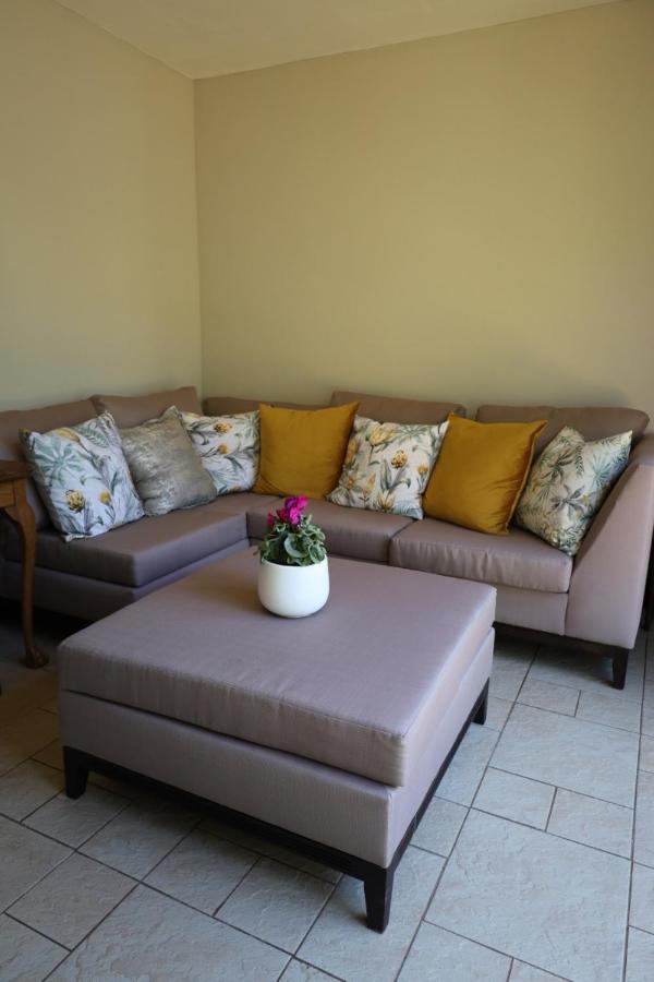 Mountain Rose Guesthouse لويس تريشارد المظهر الخارجي الصورة
