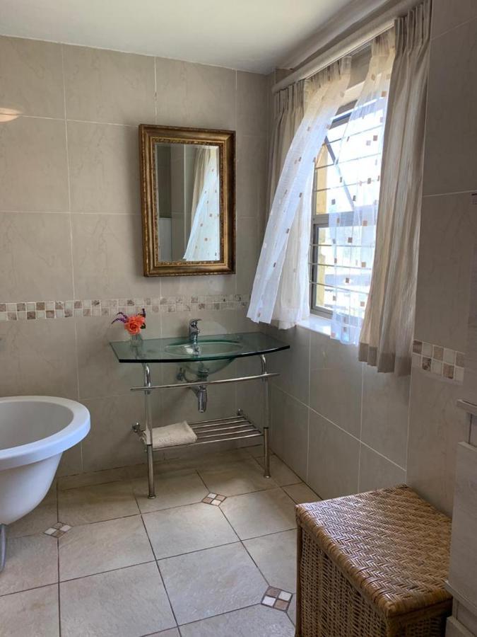 Mountain Rose Guesthouse لويس تريشارد المظهر الخارجي الصورة